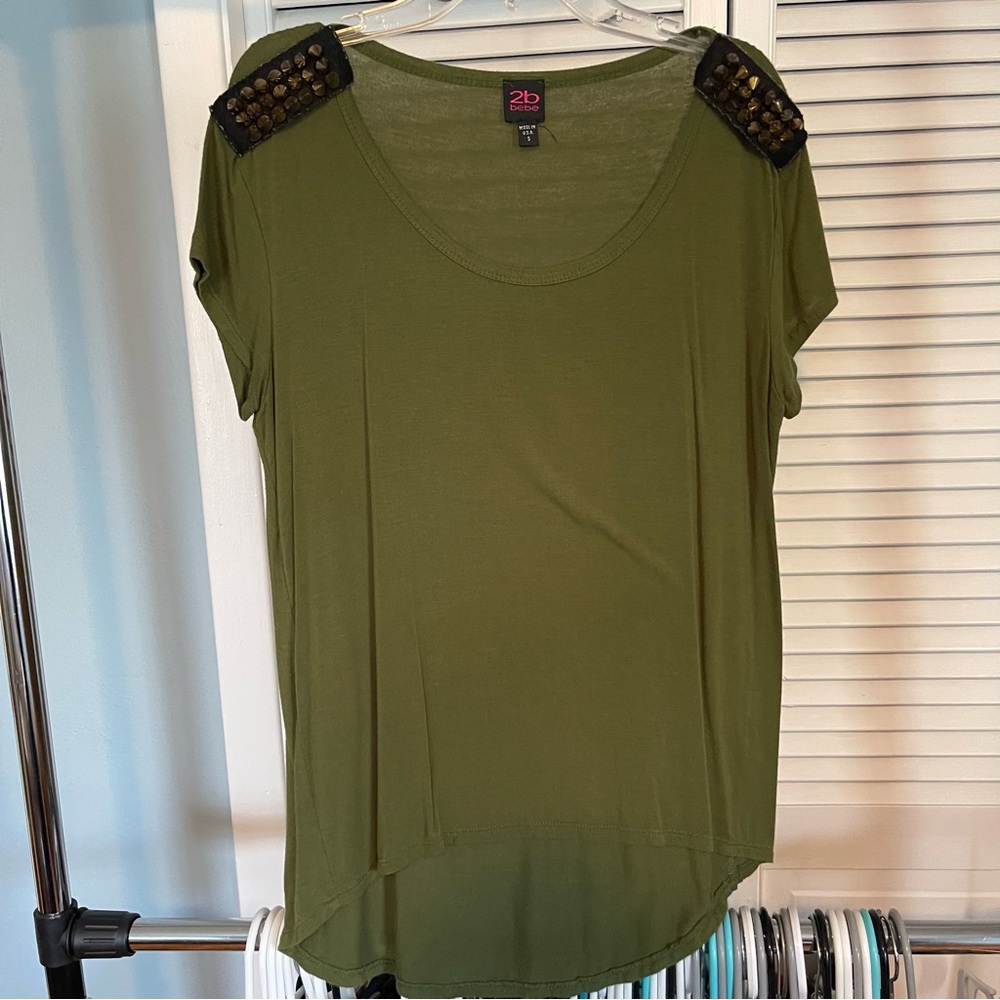 2b Bebe green with studded shoulders t shirt